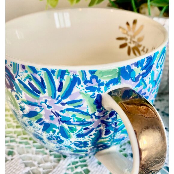 Lilly Pulitzer Mugs Coffee /Tea Hidden Lion Blue Purple Floral Set 2 - Picture 2 of 6